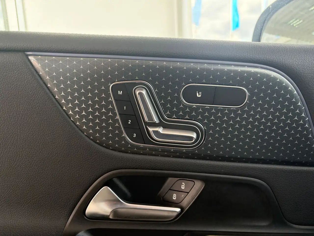 Mercedes-Benz B 250 e Progressive 360° AHK MBUX MULTIBEAM — Galería del vehículo 17