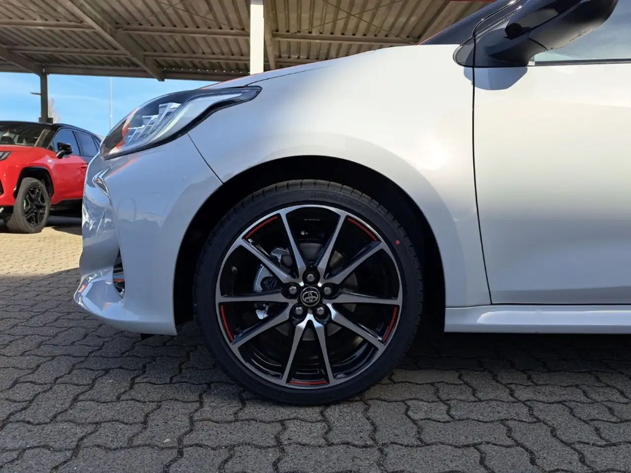 Toyota Yaris Gr Sport ACC SHZ RFK PDC LHZ NAVI KLIMA — Galerie du véhicule 6