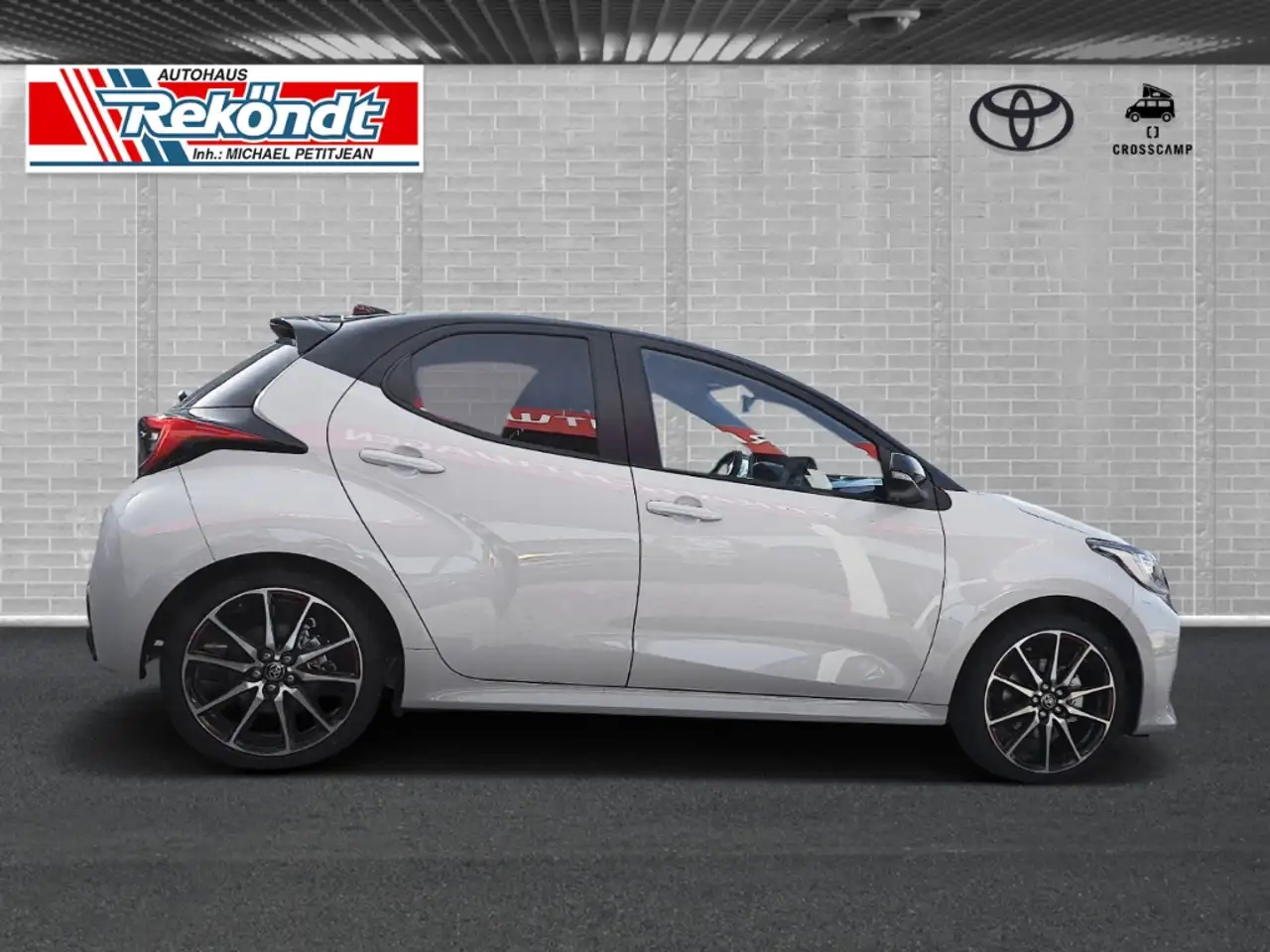 Toyota Yaris Gr Sport ACC SHZ RFK PDC LHZ NAVI KLIMA — Galerie du véhicule 3