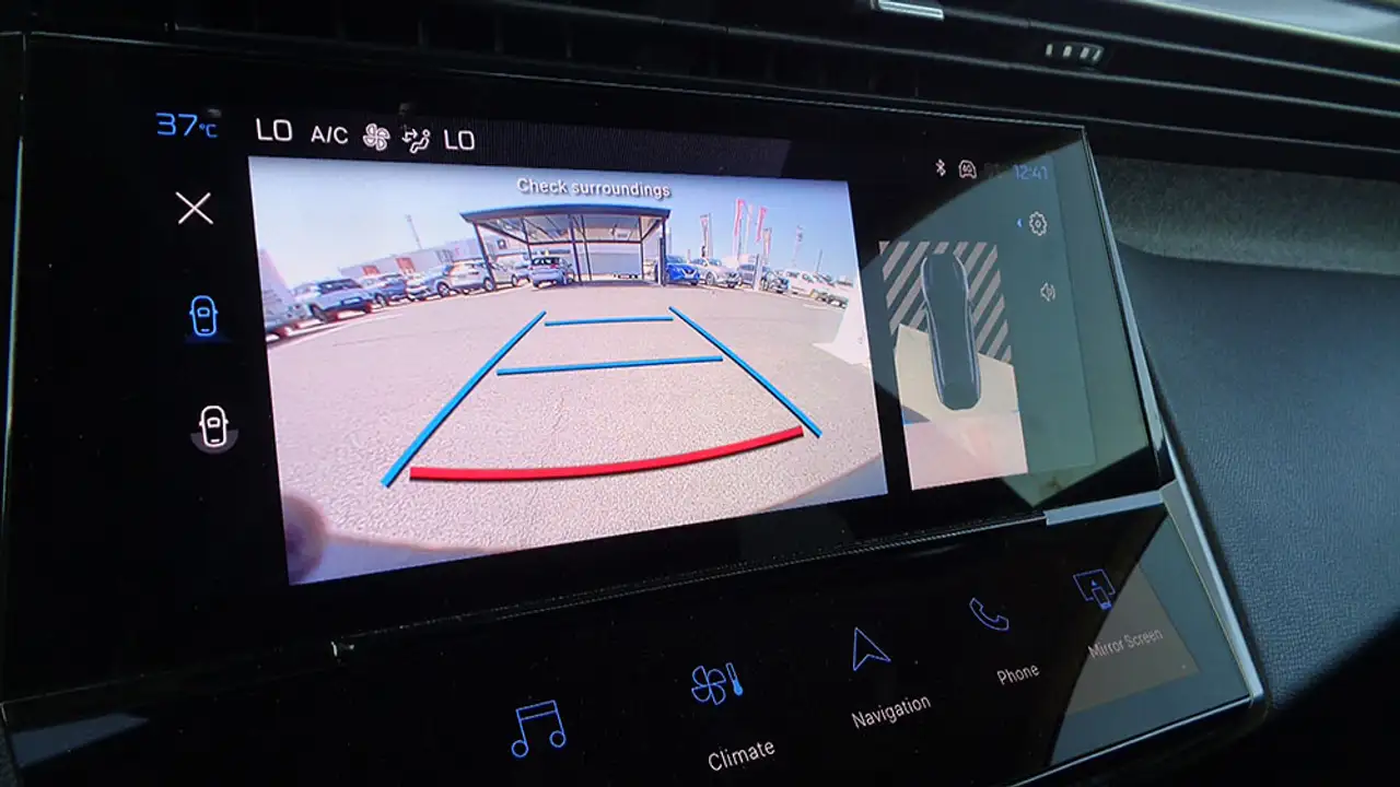 Peugeot 408 ALLURE HYBRID eDCS6 — معرض صور السيارة 13