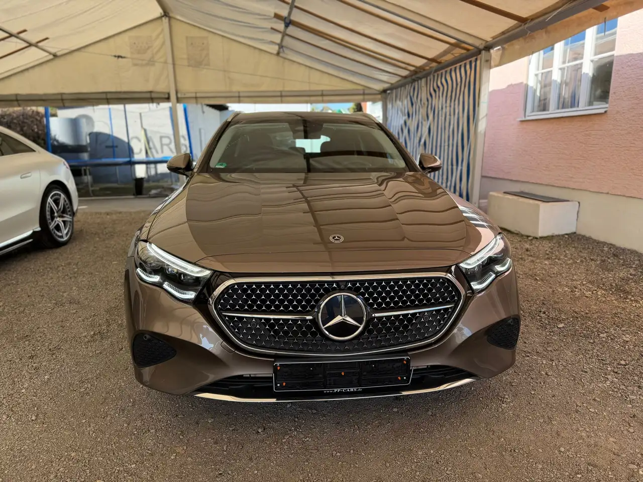 Mercedes-Benz E 200 Mercedes-Benz E 200 T AVANTGARDE NP 76.000€ — Galería del vehículo 3