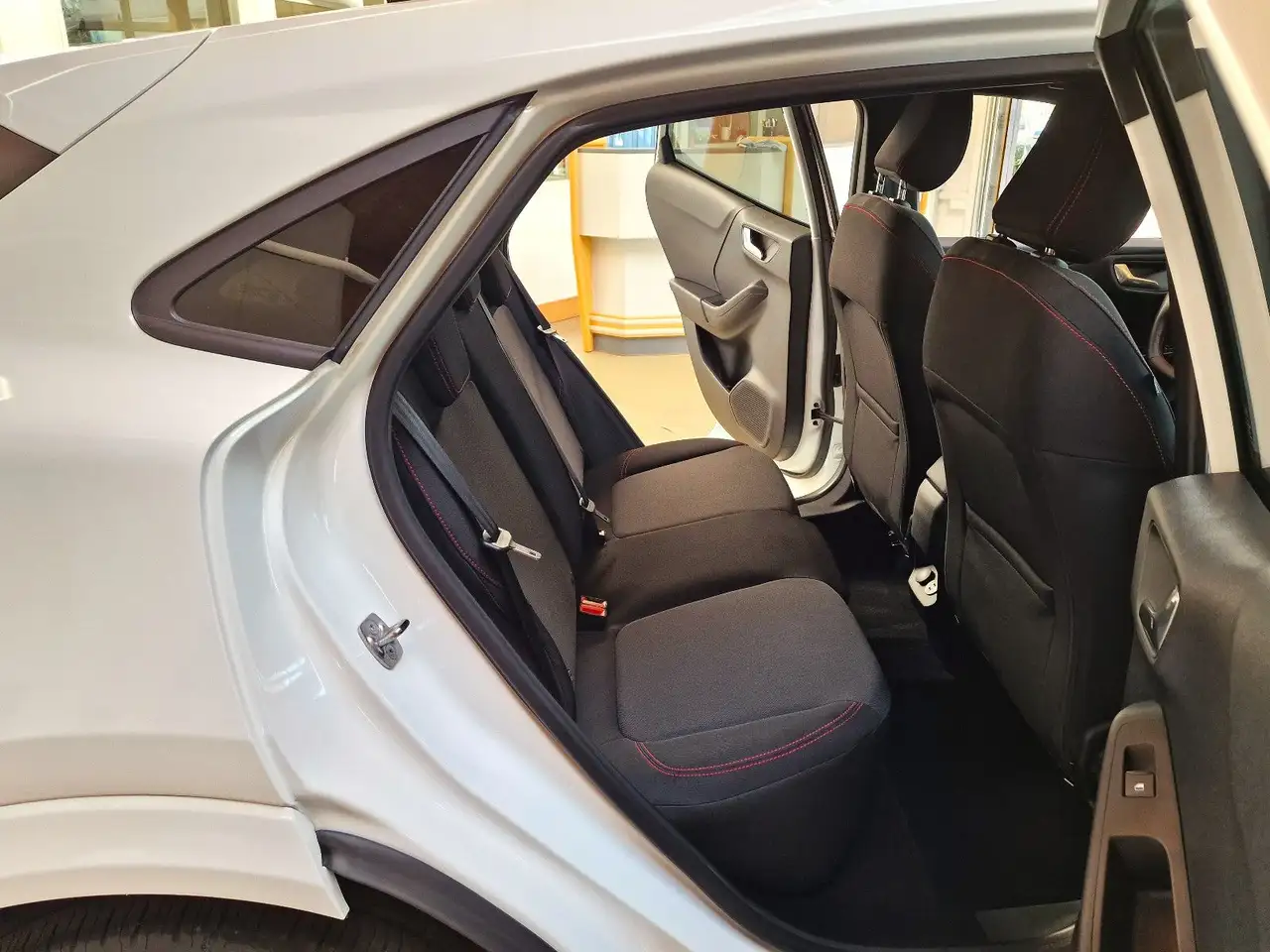Ford Puma Facelift ST-Line MHEV 5J-GAR KAMERA el. Hec — Galería del vehículo 12