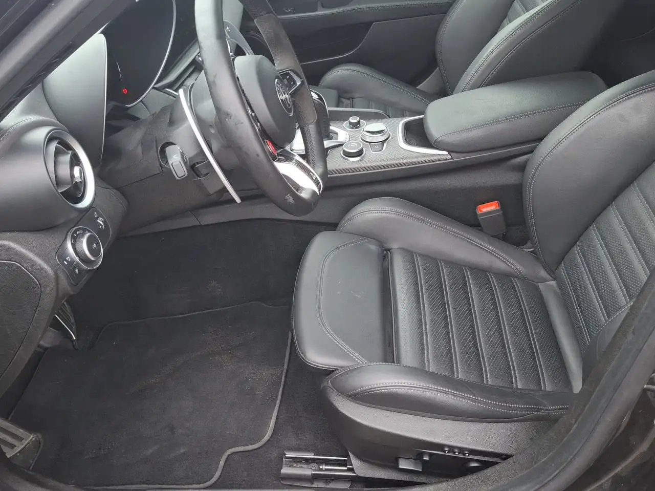 Alfa Romeo Giulia Quadrifoglio 2.9 V6 Bi-Turbo Kam.+KeyLess — Galería del vehículo 10