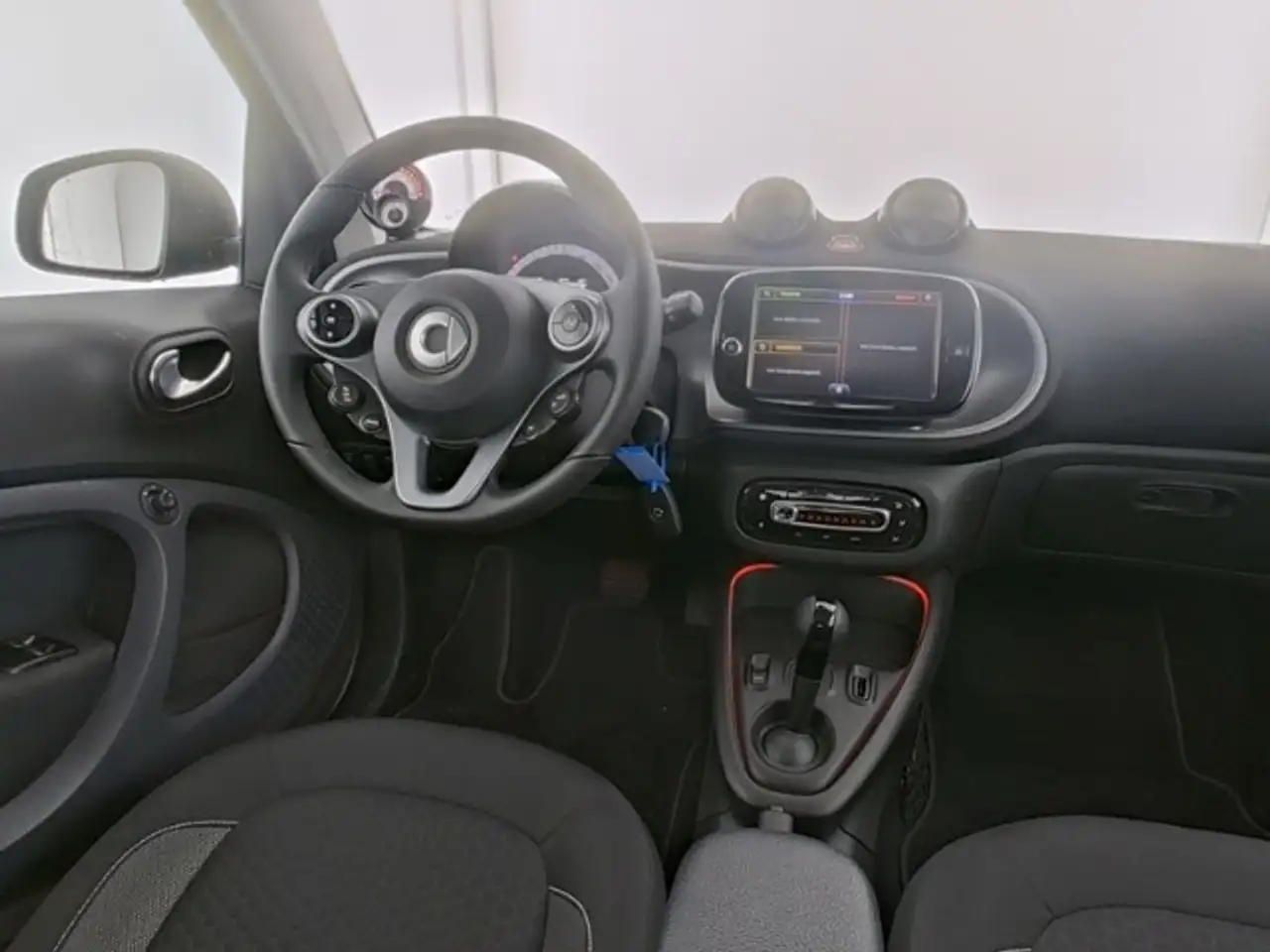 smart forTwo EQ Passion Exclusive 22kW Kamera LED — Vehicle gallery 6