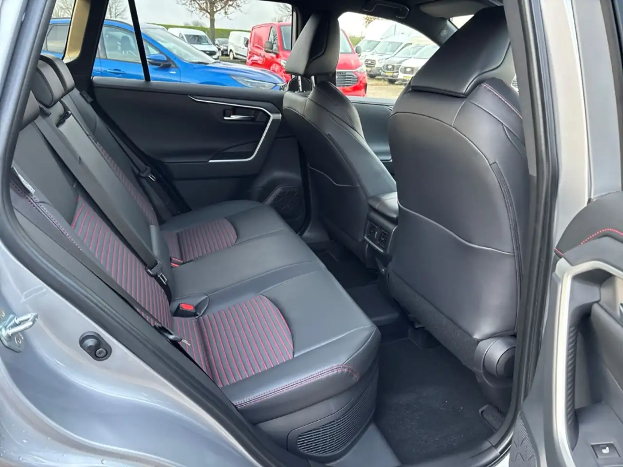Suzuki Across Comfort+ Plug-In Hybrid Navi digitales Cockpit LED — معرض صور السيارة 10