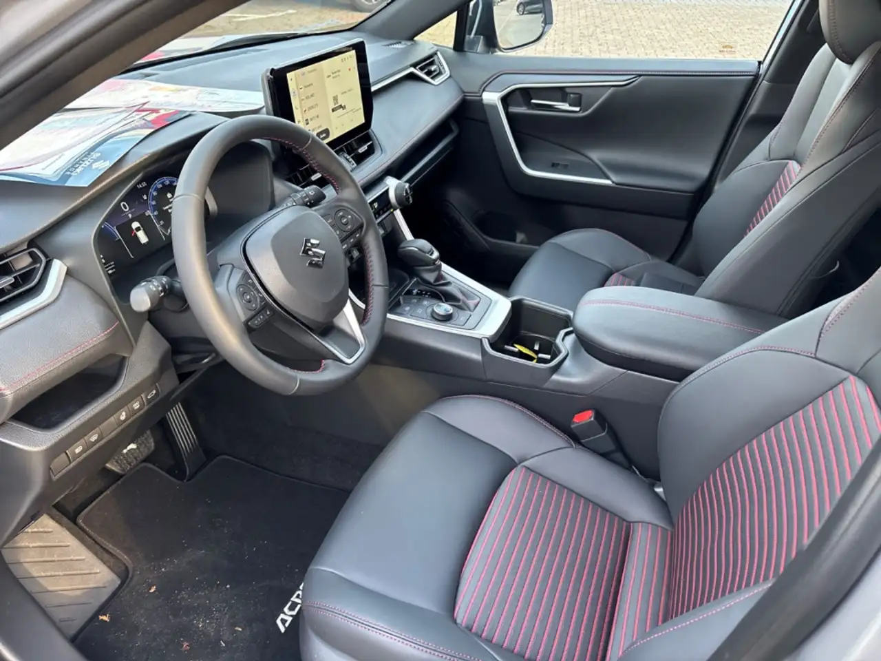 Suzuki Across Comfort+ Plug-In Hybrid Navi digitales Cockpit LED — معرض صور السيارة 9