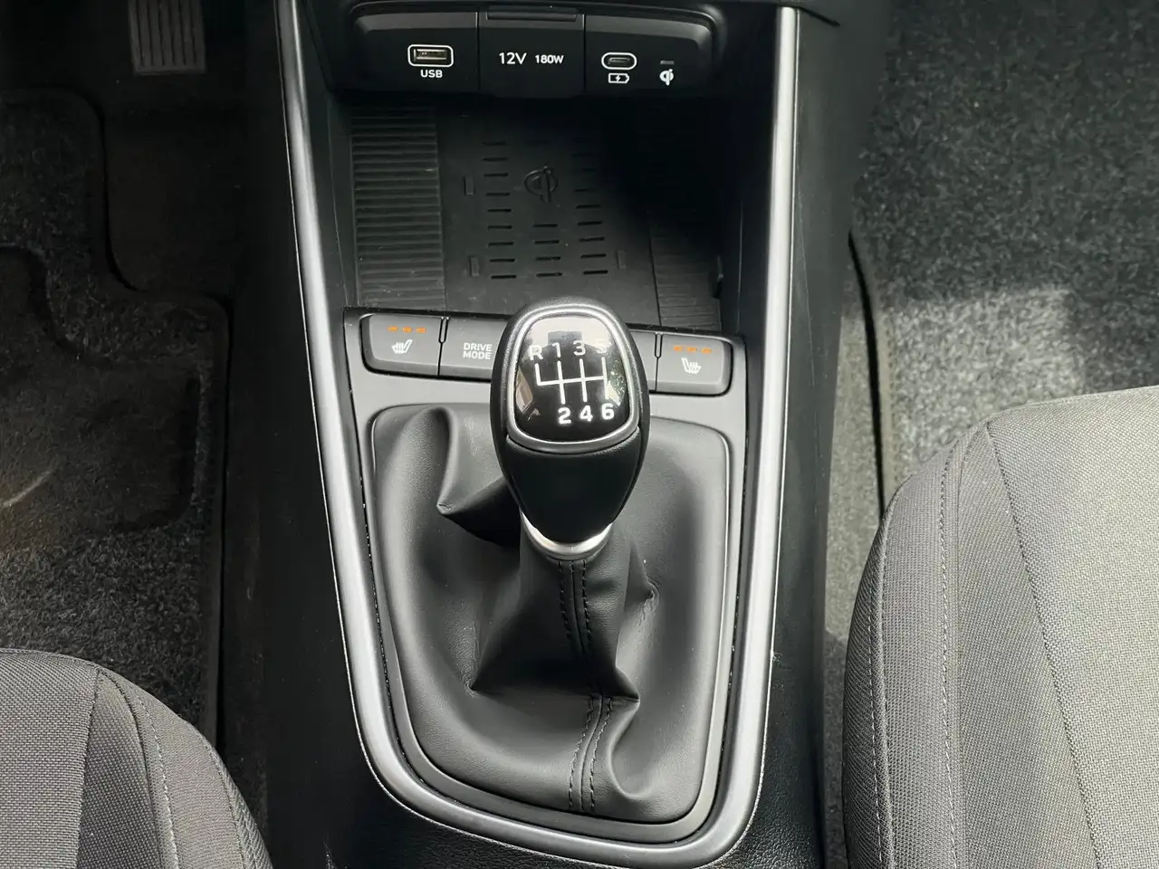 Hyundai i20 Trend 1.0 T-GDI *Kamera*Sitzhzg*Apple CarPlay — Galerie du véhicule 18
