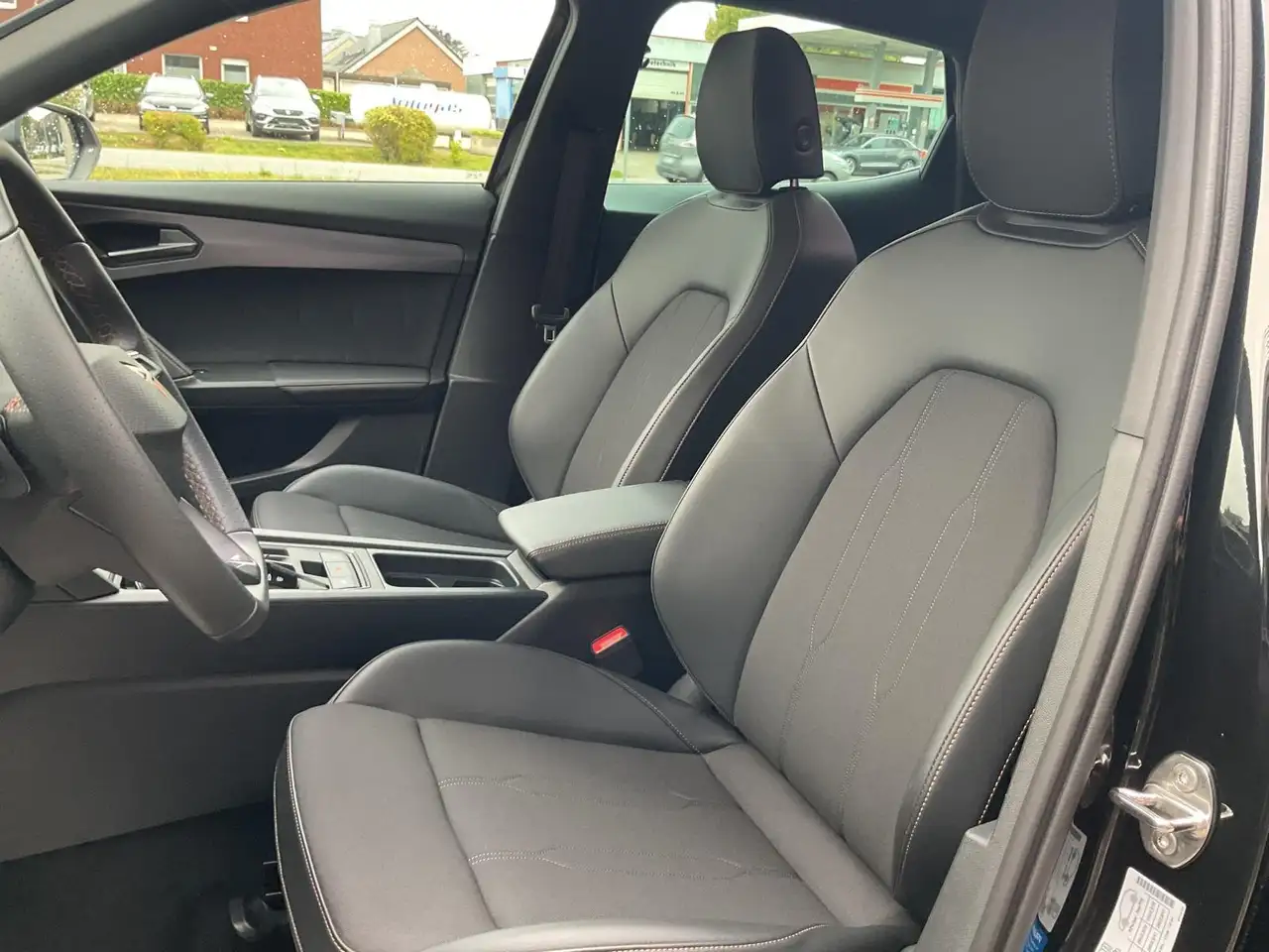 CUPRA Formentor 1.5 TSI DSG - Allwetterreifen - AHK - Fahrass. XL — معرض صور السيارة 8