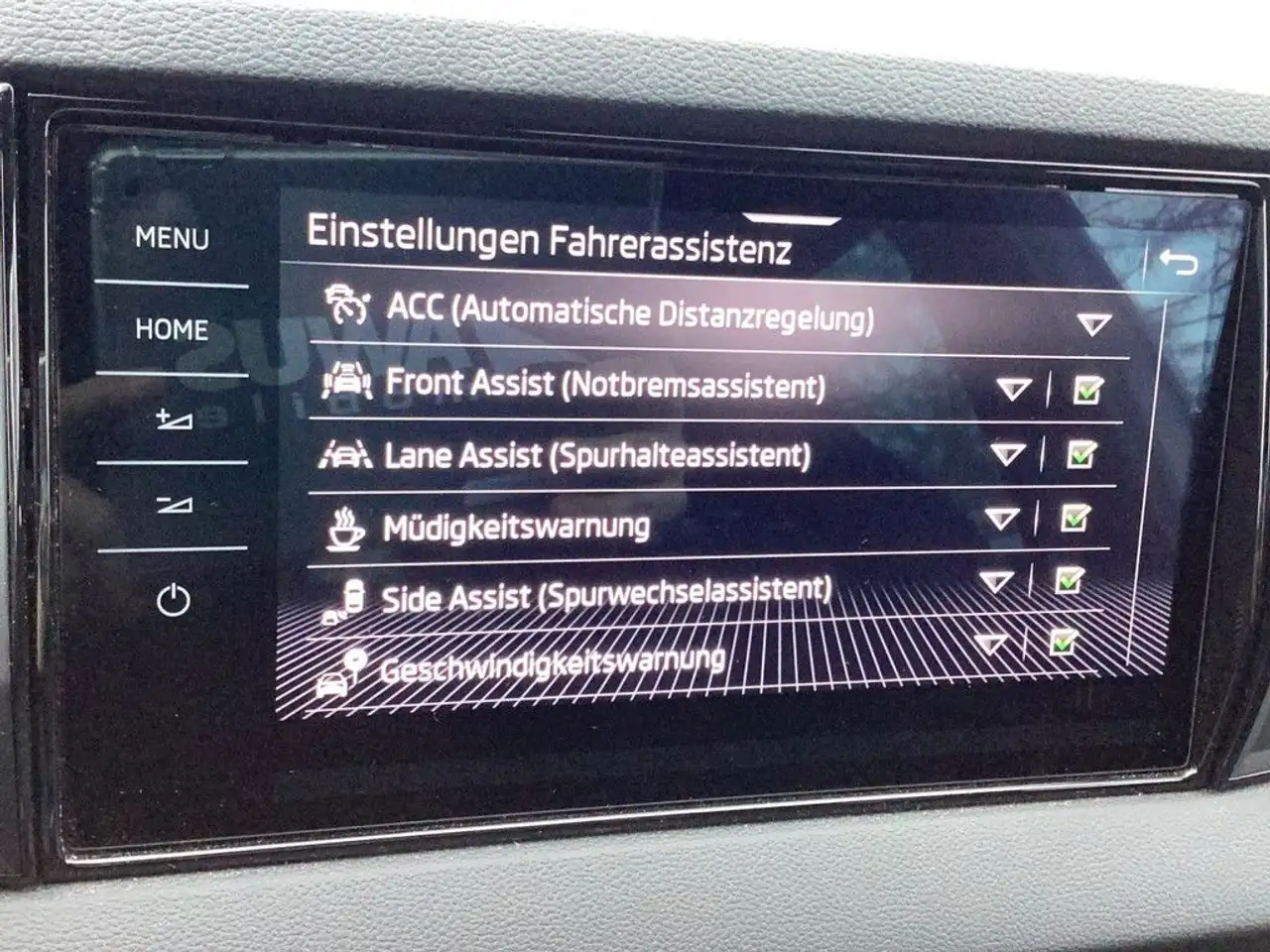 Skoda Karoq 2.0TSI DSG 4x4 Sportline — معرض صور السيارة 24