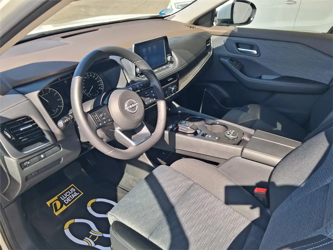 Nissan X-Trail 7pl 1.5 e-4ORCE 158kW 4x4 A/T Acenta — معرض صور السيارة 16