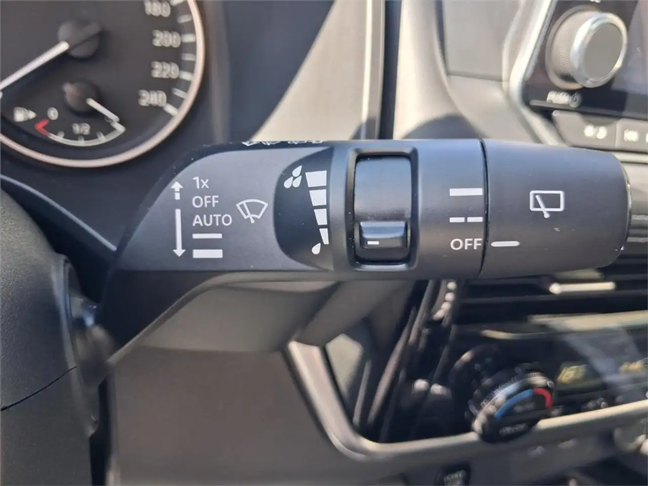 Nissan X-Trail 7pl 1.5 e-4ORCE 158kW 4x4 A/T Acenta — معرض صور السيارة 11