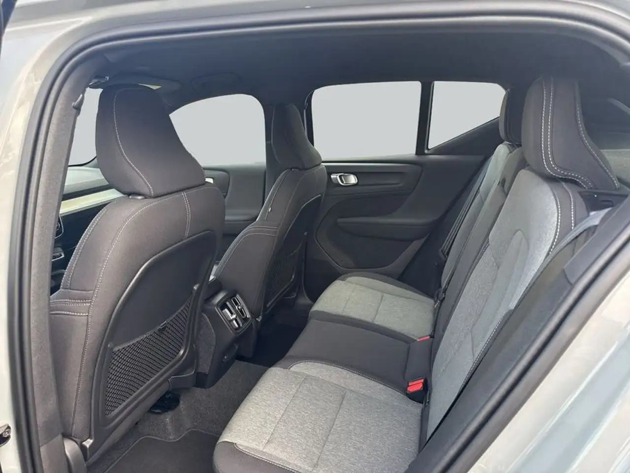 Volvo XC40 XC40 B3 B DKG Core — Galerie du véhicule 11