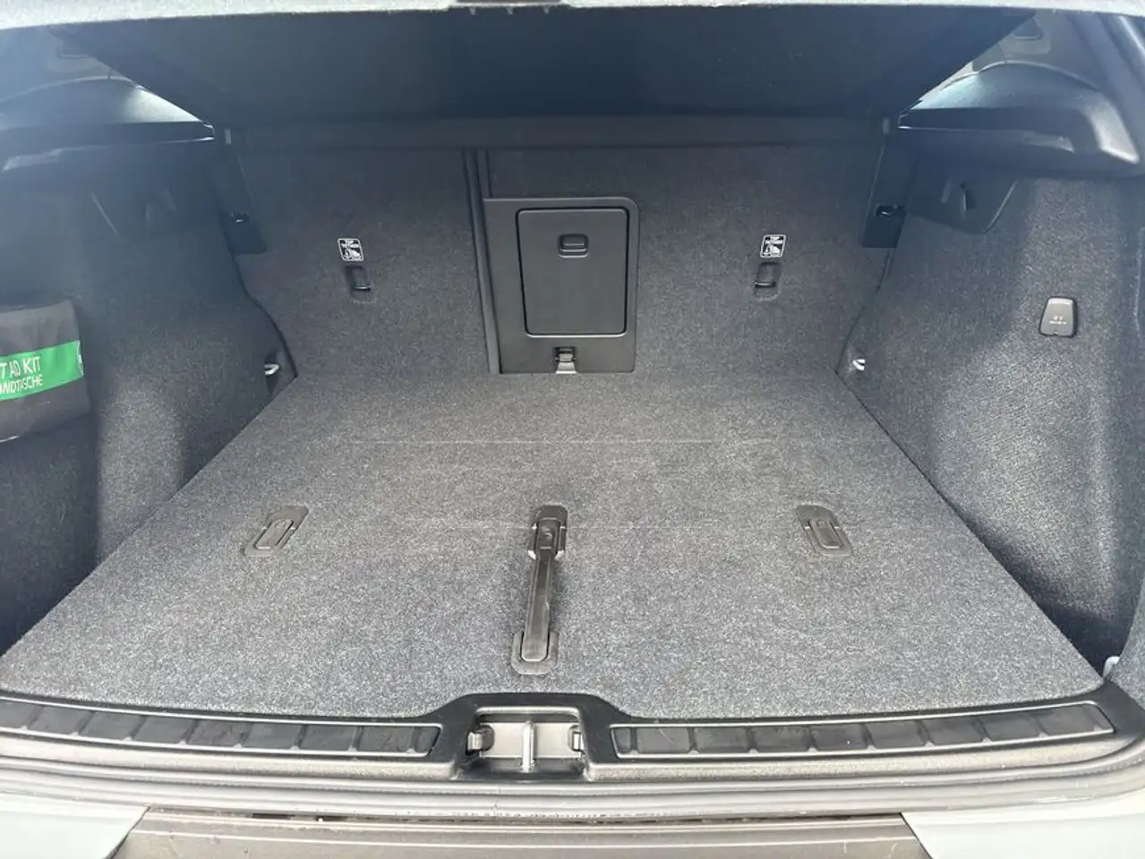 Volvo XC40 XC40 B3 B DKG Core — Galerie du véhicule 8