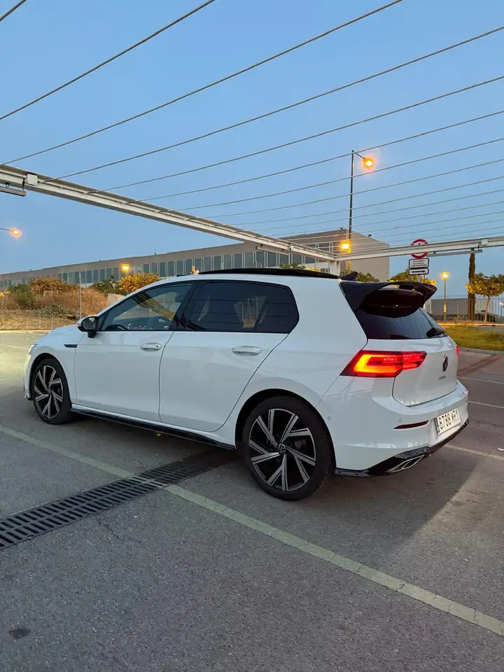 Volkswagen Golf 1.5 TSI Evo R-Line DSG7 110kW — Galería del vehículo 3