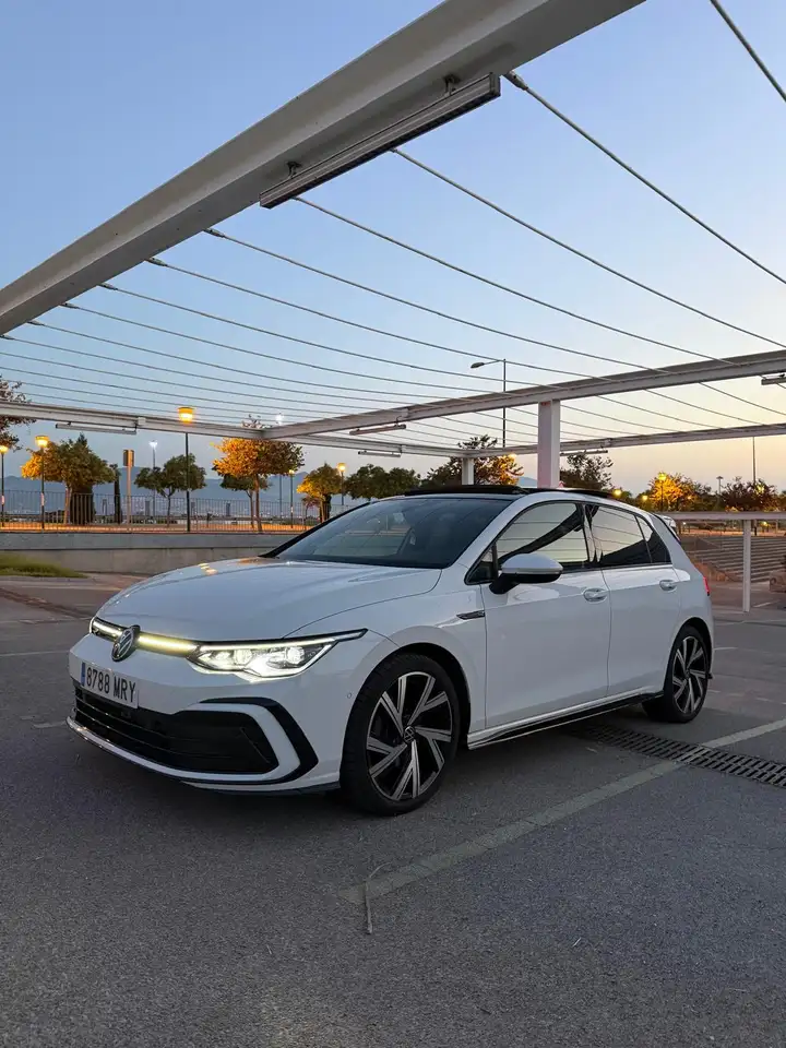 Volkswagen Golf 1.5 TSI Evo R-Line DSG7 110kW — Galería del vehículo 4