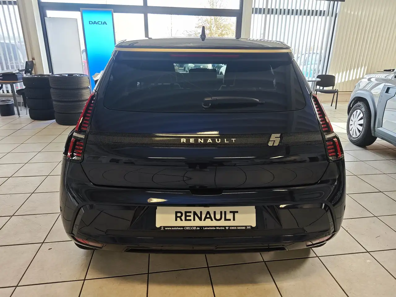Renault R 5 E-Tech 100% electric Iconic Five 150 Comfort Range — معرض صور السيارة 4