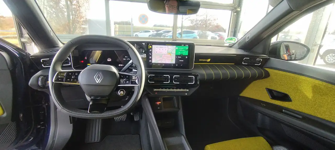 Renault R 5 E-Tech 100% electric Iconic Five 150 Comfort Range — معرض صور السيارة 13