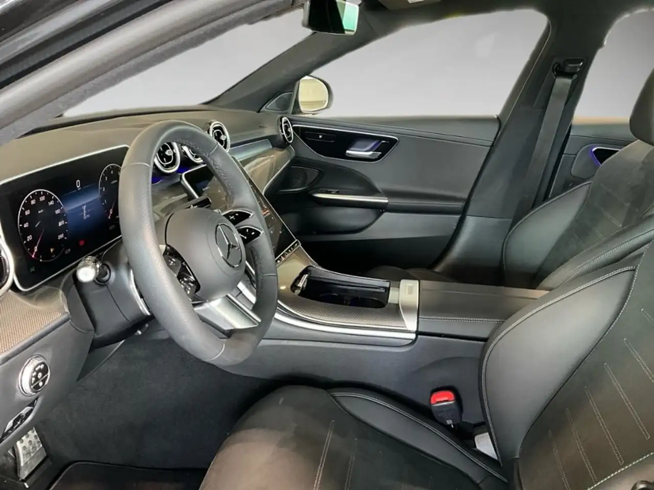 Mercedes-Benz C 200 T AMG Style ACC AHK AUT Kam. KeyLess LED — Galería del vehículo 7