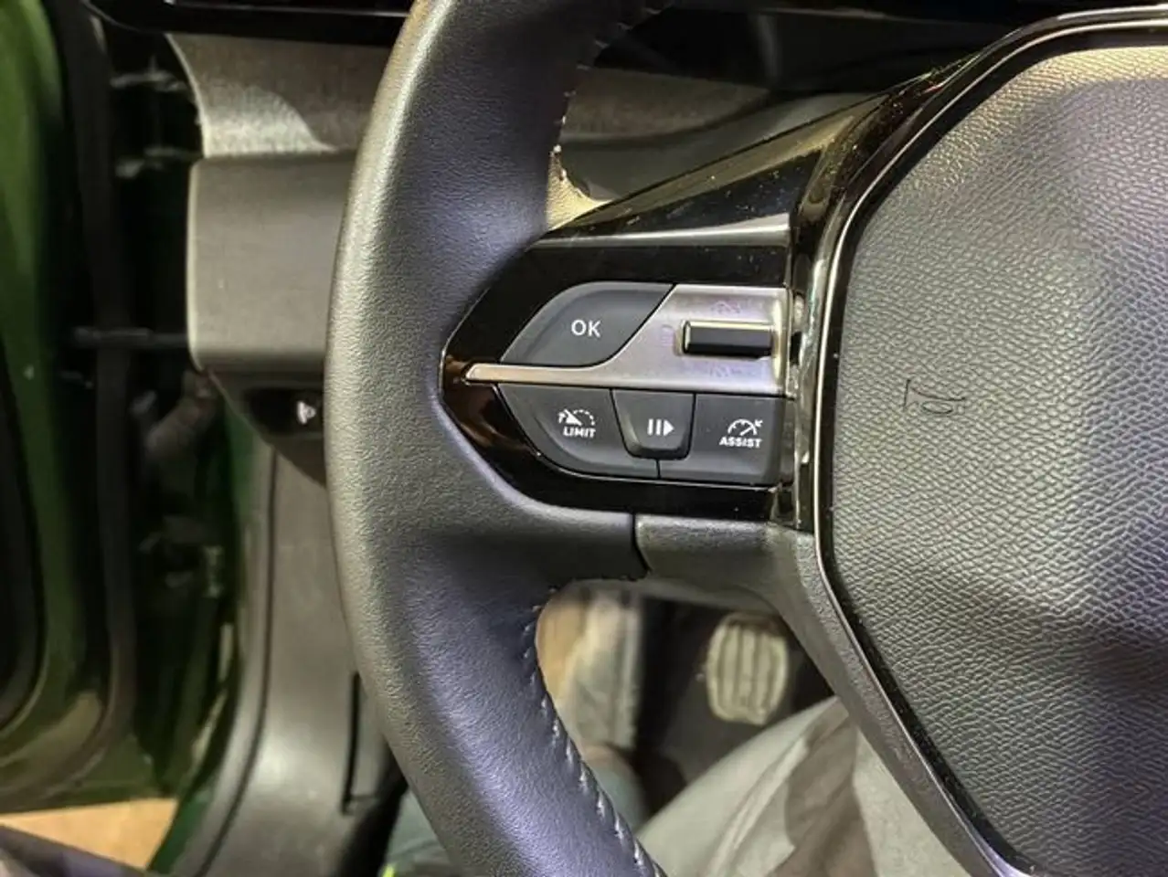 Peugeot 308 1.2 PureTech S&S Allure 130 — Galerie du véhicule 19