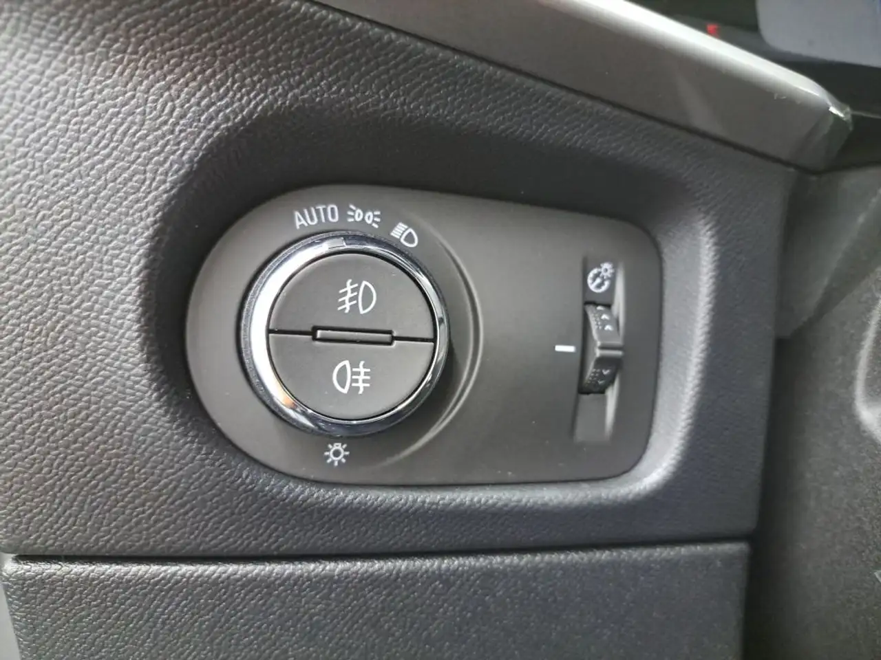Opel Mokka 1.2 DI Turbo Automatik GS SHZ LHZ RFK LED — Galerie du véhicule 10