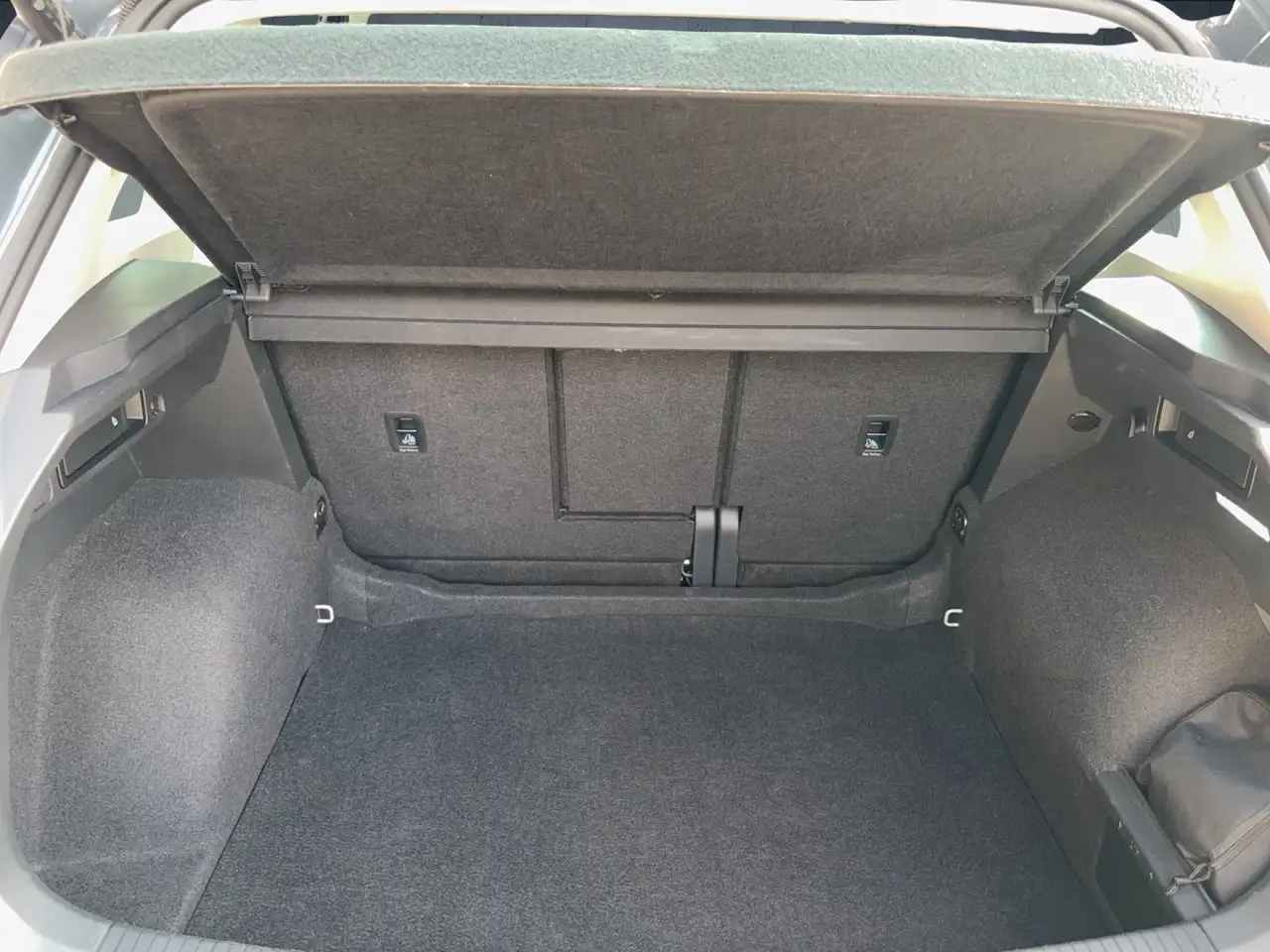 Volkswagen Tiguan MOVE 1.5 TSI ACC R-KAMERA LED NAVI PDC — معرض صور السيارة 16