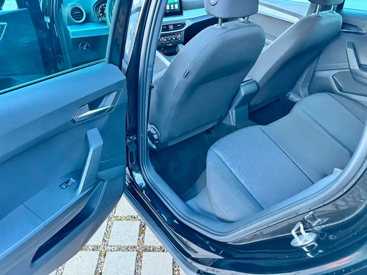 SEAT Arona FR DSG LED ACC CarPlay Kamera Navi Virtual — Vehicle gallery 14