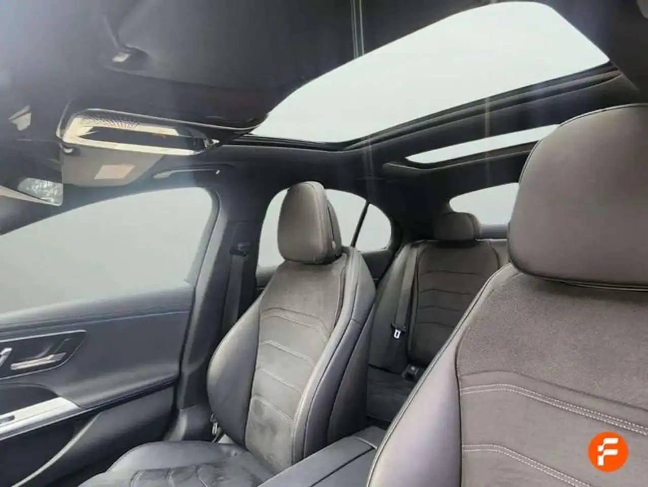 Mercedes-Benz E 300 de 4MATIC — Galerie du véhicule 32