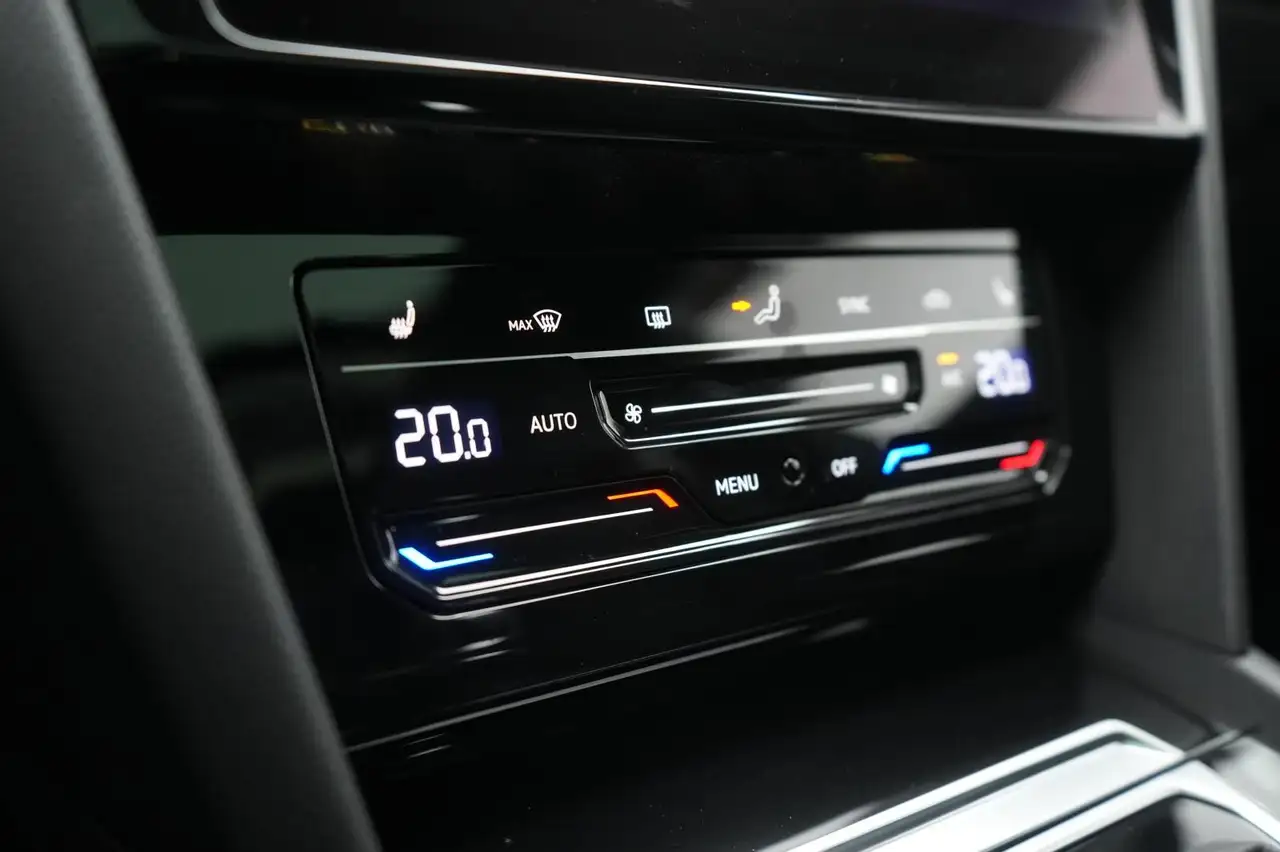 Volkswagen Arteon Shooting Brake R 2.0 TSI 4Motion Leder/AC — معرض صور السيارة 15