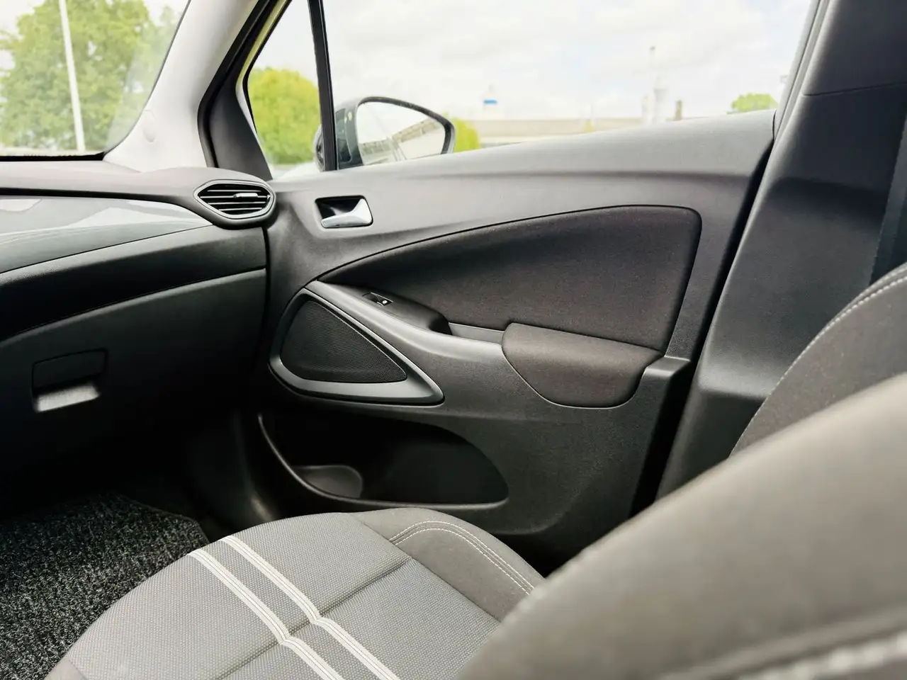 Opel Crossland X 1,2 T ELEG., Navi, Panod, LED, RFK, PTS, Tot, Spur — Vehicle gallery 14