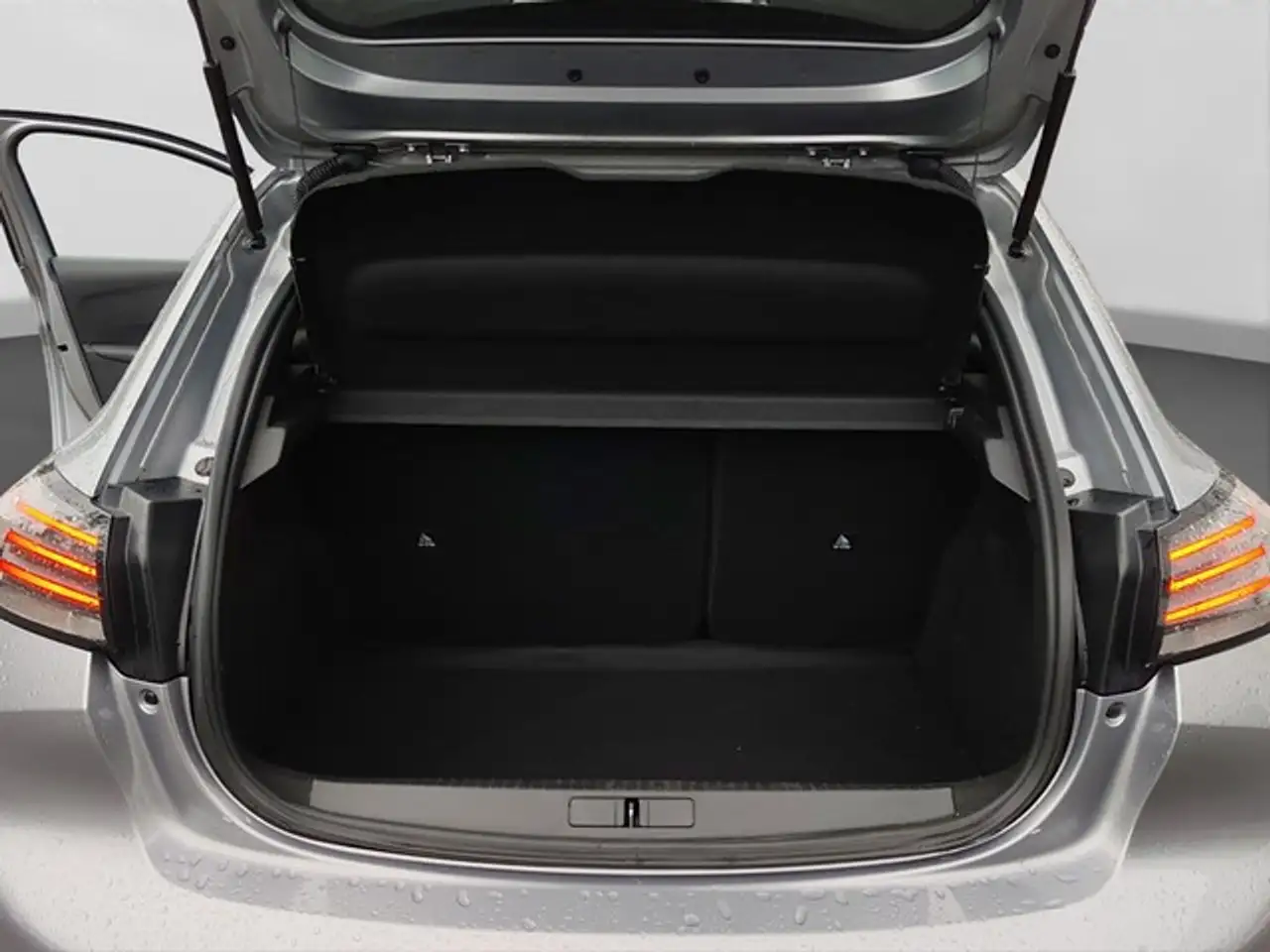 Peugeot 208 Allure PDC SHZ APPLE CARPLAY KLIMAAT — Galerie du véhicule 16