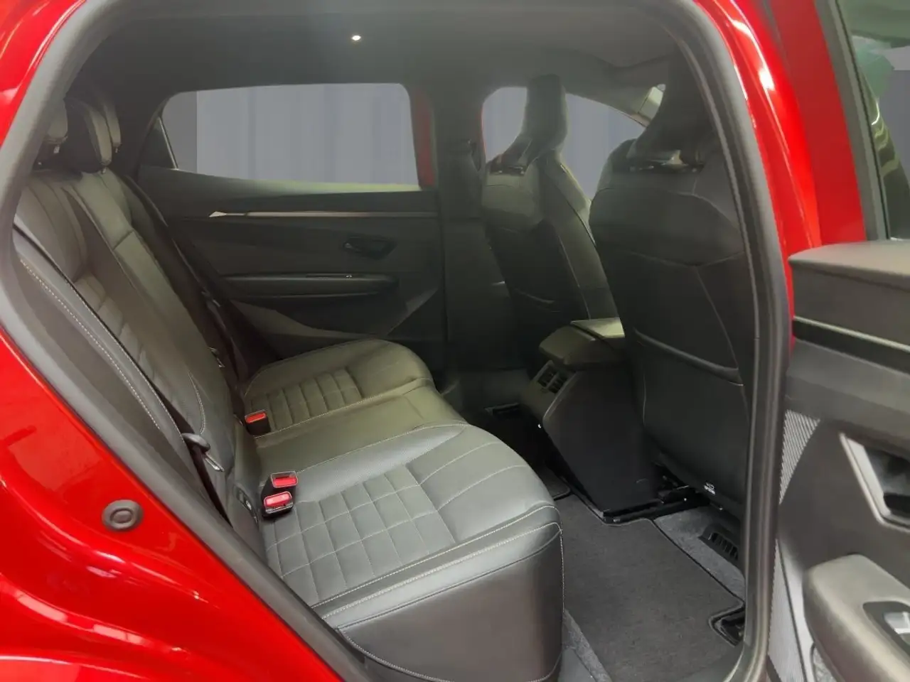 Renault Megane E-Tech EV60 Iconic — Vehicle gallery 9
