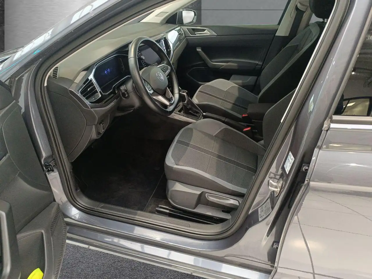 Volkswagen Polo 1.0 TSI "STYLE" 95 PS DSG+REARVIEW+NAVI+IQ.DRIVE — معرض صور السيارة 12