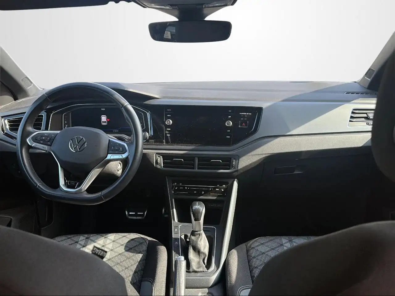 Volkswagen Polo R-Line 1.0 l TSI OPF 81 kW (110 PS) Bluetooth — Galería del vehículo 10