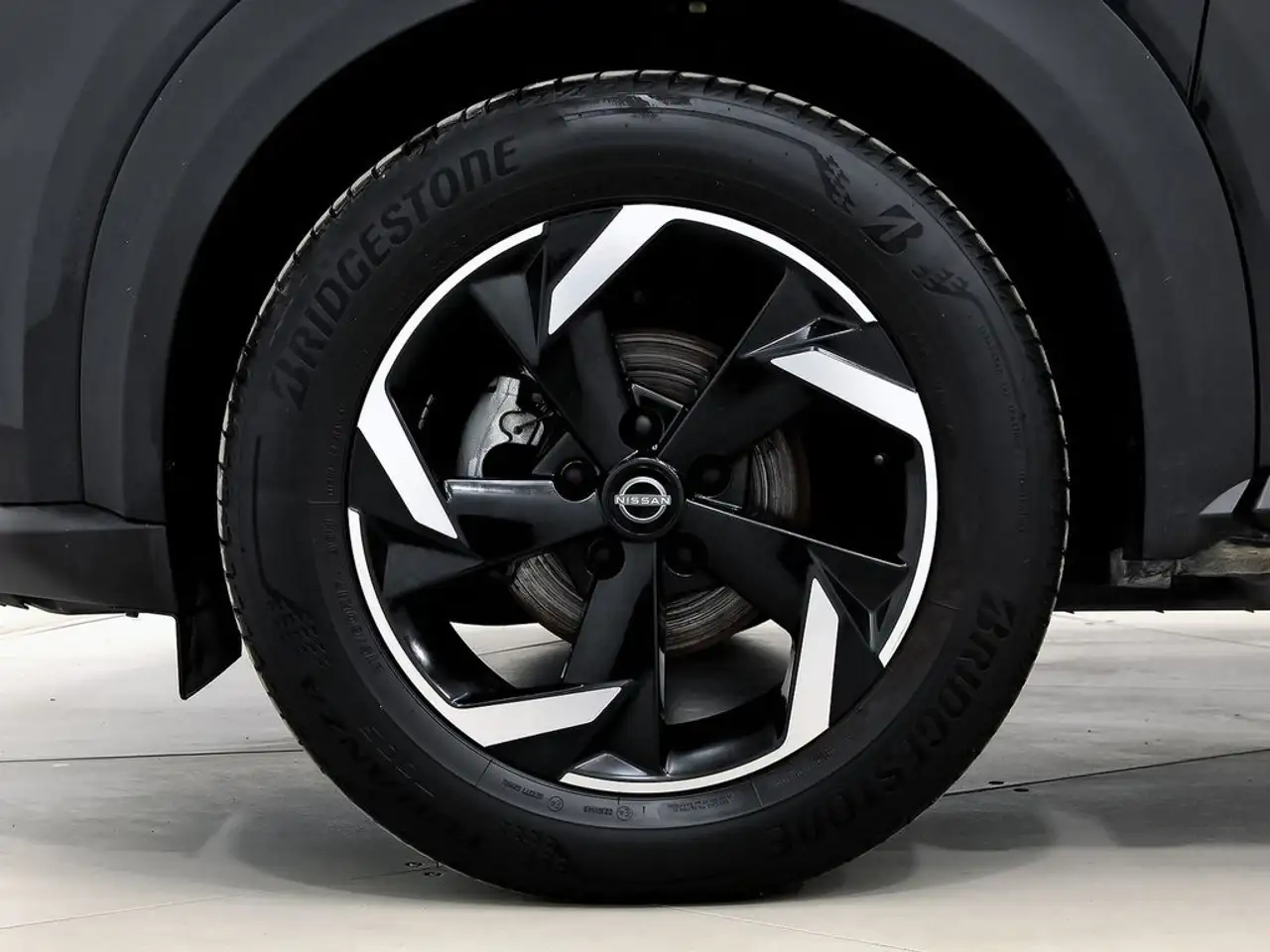 Nissan Juke DIG-T 84 kW (114 CV) 6M/T N-Connecta — معرض صور السيارة 10
