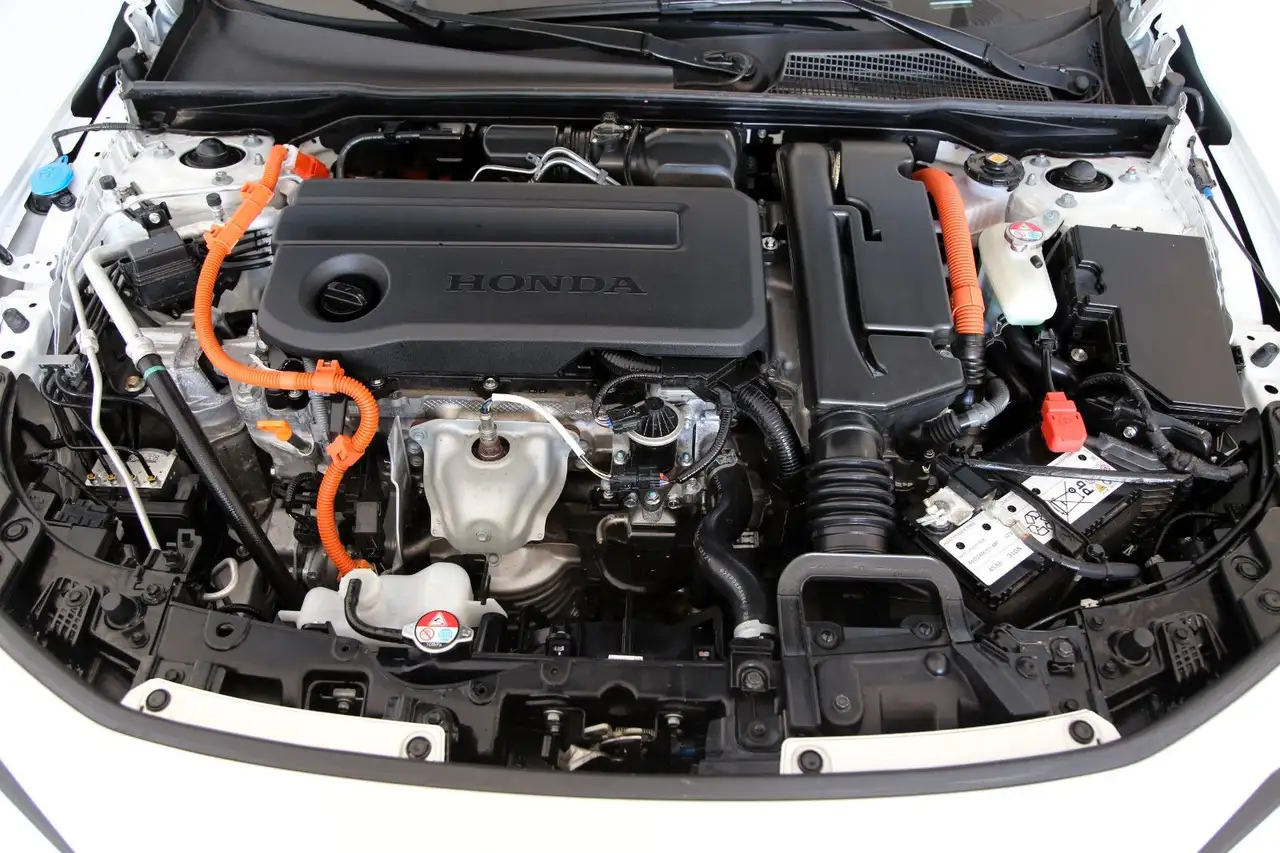 Honda Civic Lim. 5-trg. e:HEV Advance AZV Pano Bose — Galería del vehículo 31