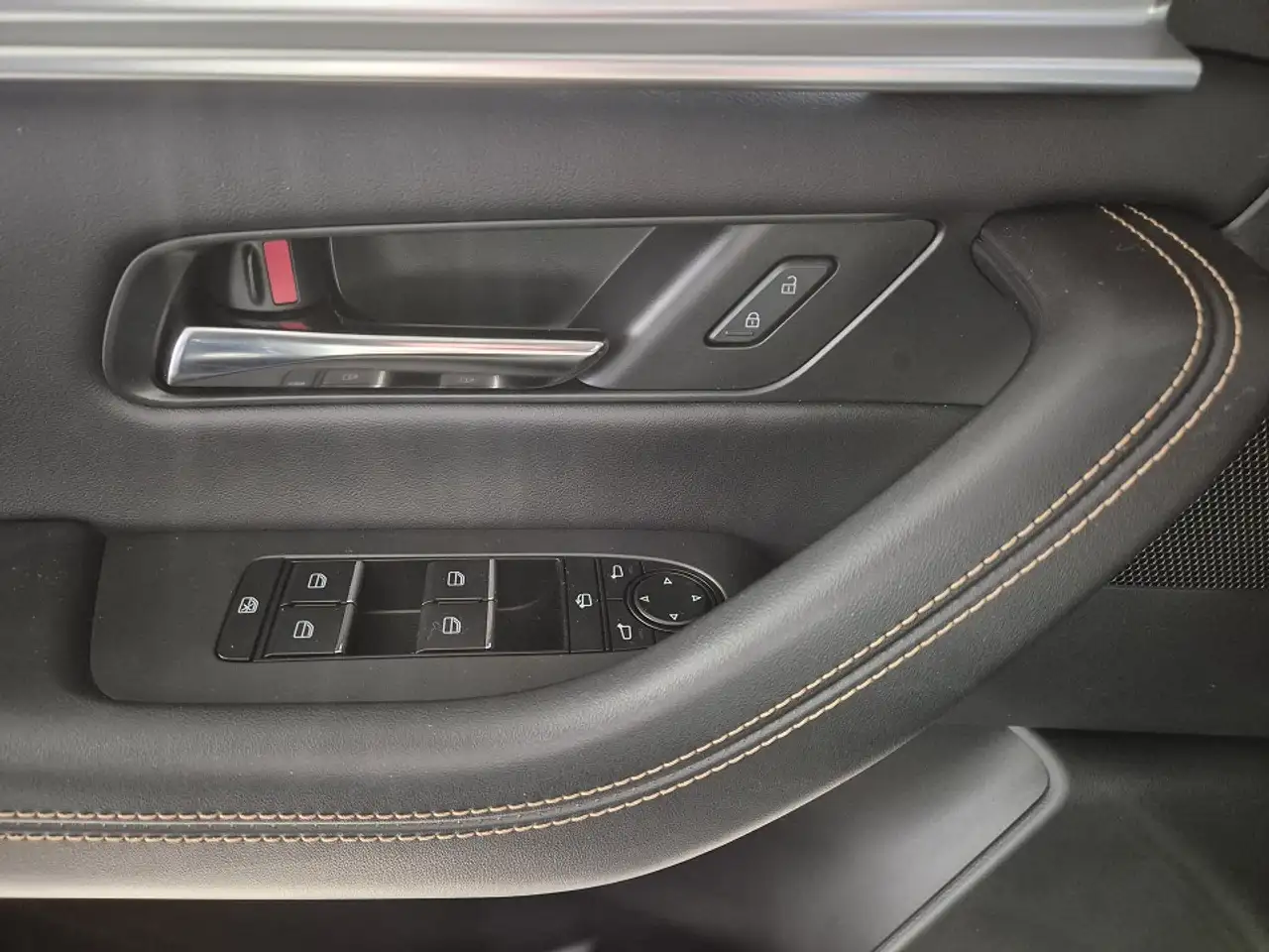 Mazda CX-60 e-SKYACTIV PHEV HOMURA DRI-P COM-P PAN-P — معرض صور السيارة 9