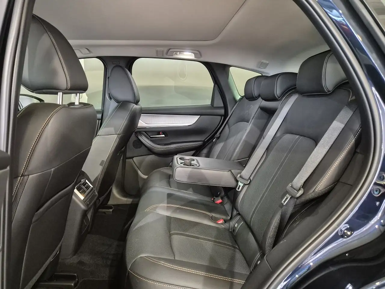 Mazda CX-60 e-SKYACTIV PHEV HOMURA DRI-P COM-P PAN-P — معرض صور السيارة 6