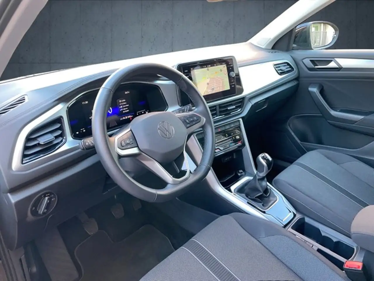 Volkswagen T-Roc Life 1.0 TSI LED Navi App Connect Einparkhilfe — Galerie du véhicule 8