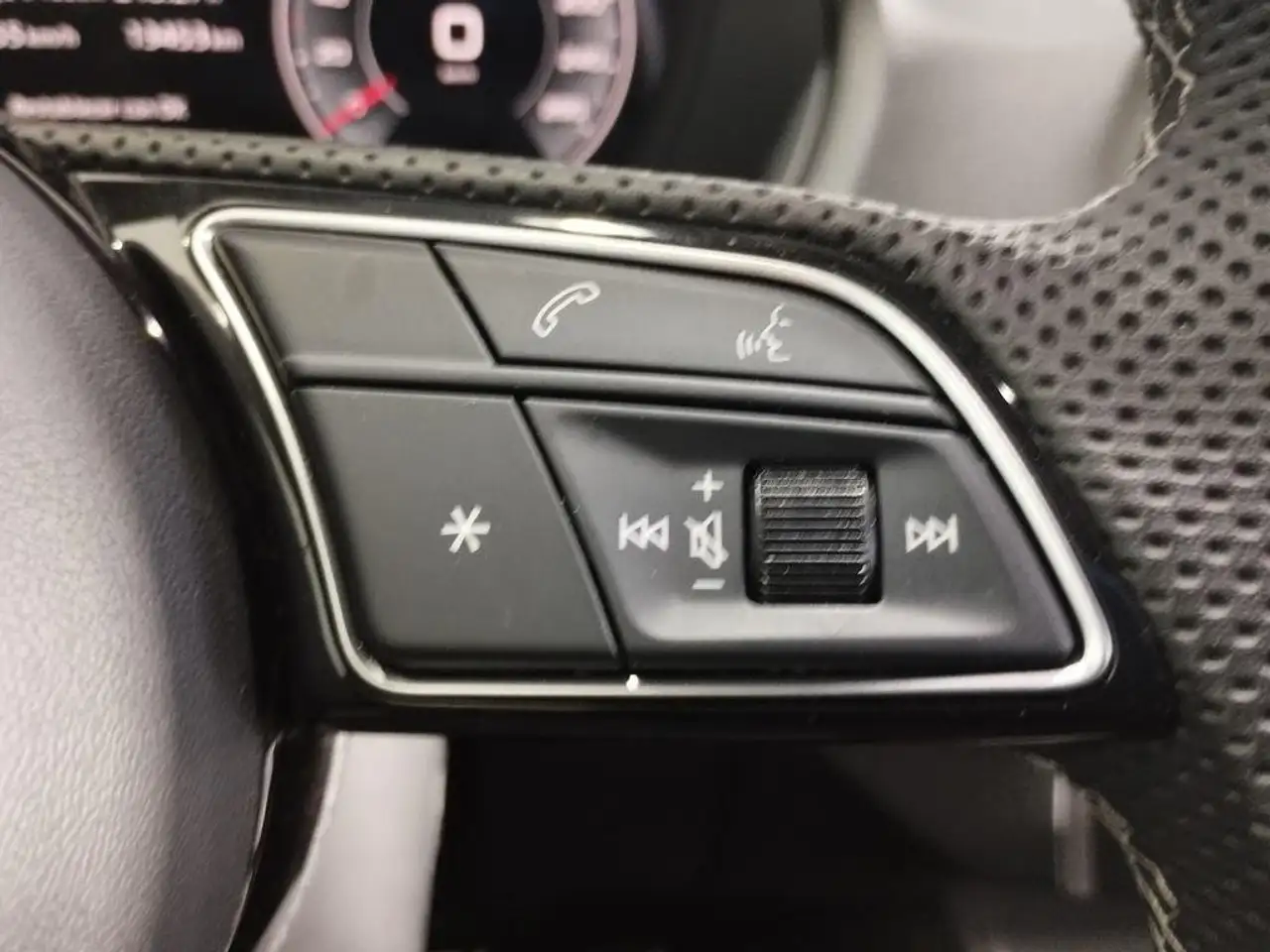 Audi Q2 35 TDI Adrenalin S tronic 110kW — Galería del vehículo 17