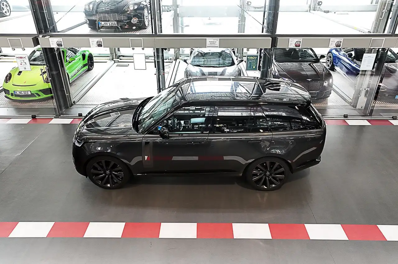 Land Rover Range Rover SV P615 - 1. Hand - Top Zustand — معرض صور السيارة 6