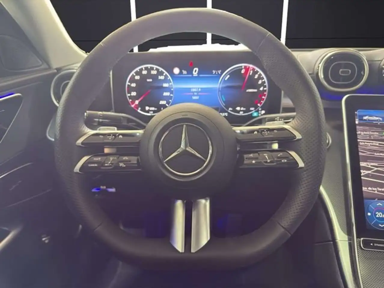 Mercedes-Benz C 300 300de AMG — Galería del vehículo 10