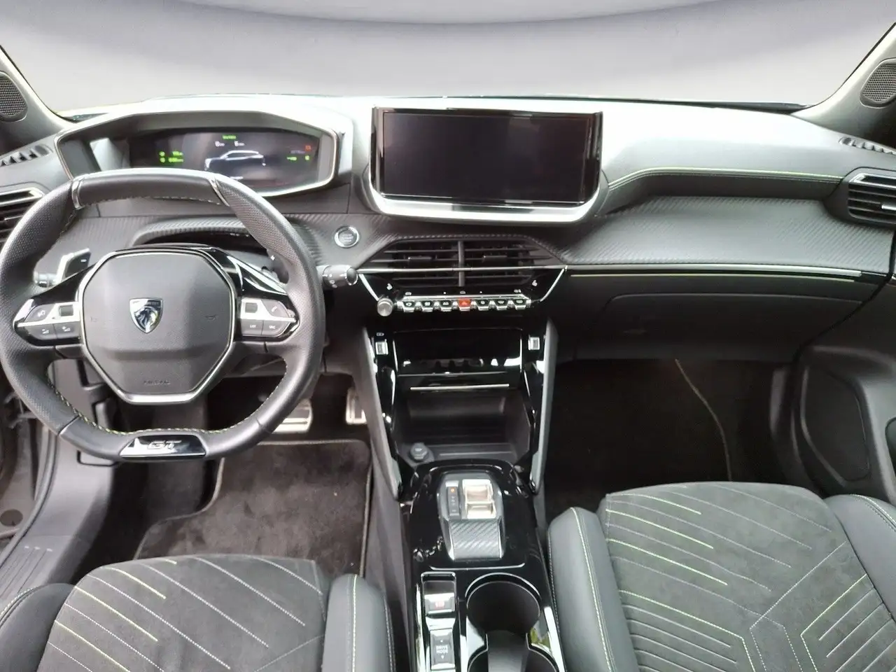 Peugeot 2008 PureTech 130 EAT8 GT Navi Glasdach LED Blue — معرض صور السيارة 11
