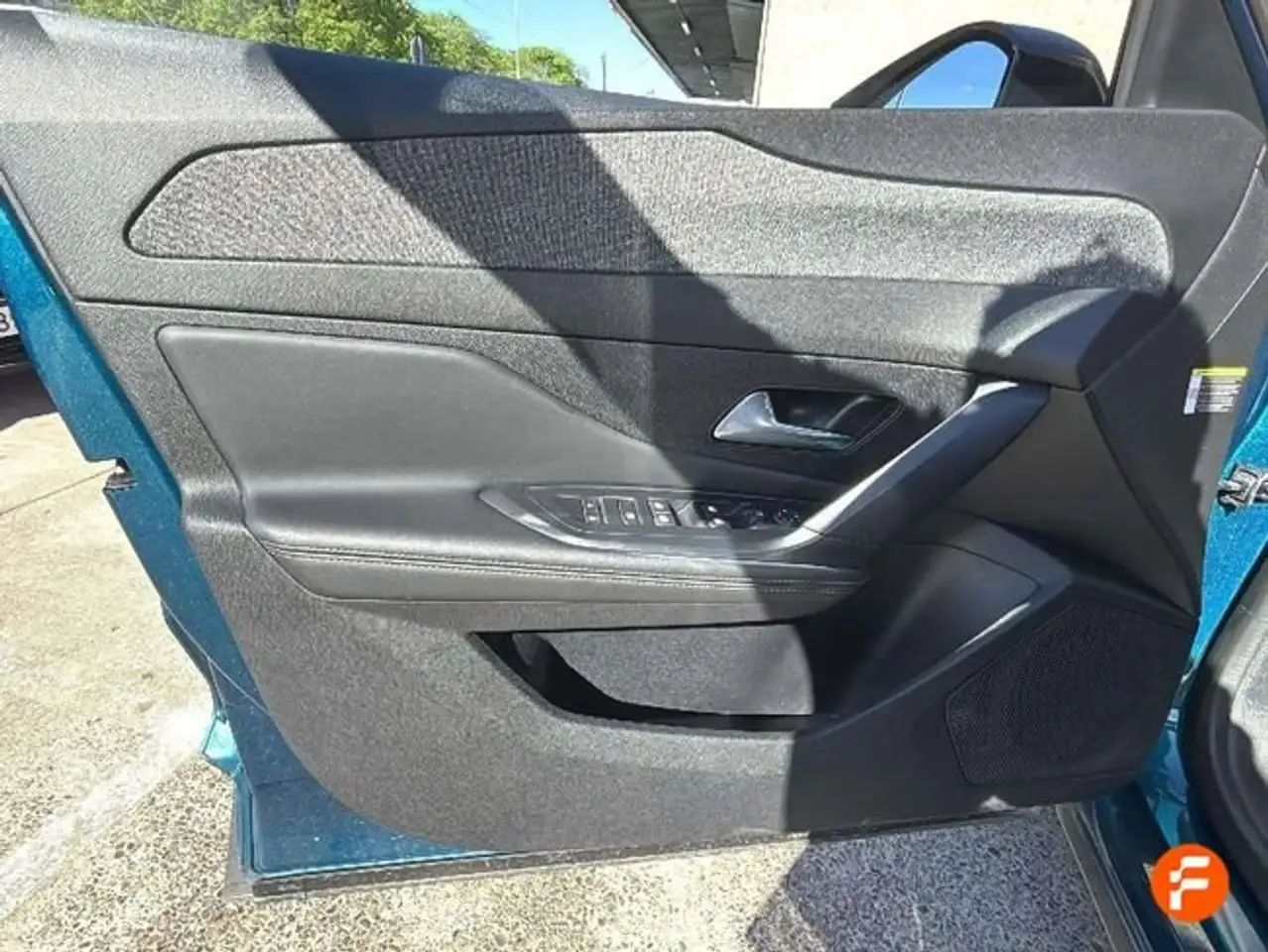 Peugeot 408 PureTech 130 Allure EAT8 — معرض صور السيارة 33