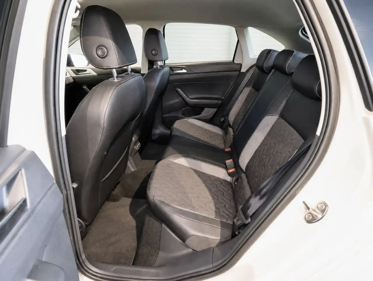 Volkswagen Taigo 1.0 TSI Goal Keyless+DigitalCockpit+++ — معرض صور السيارة 12