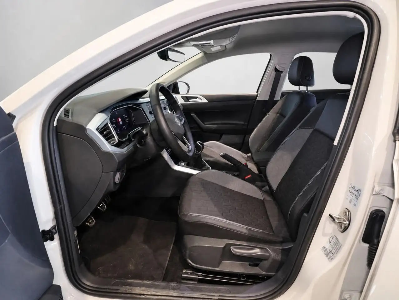 Volkswagen Taigo 1.0 TSI Goal Keyless+DigitalCockpit+++ — معرض صور السيارة 11