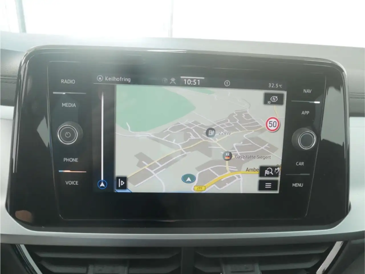 Volkswagen T-Roc 1.0 TSI Life 6-Gg. NAV/LED/Standheizung — معرض صور السيارة 25