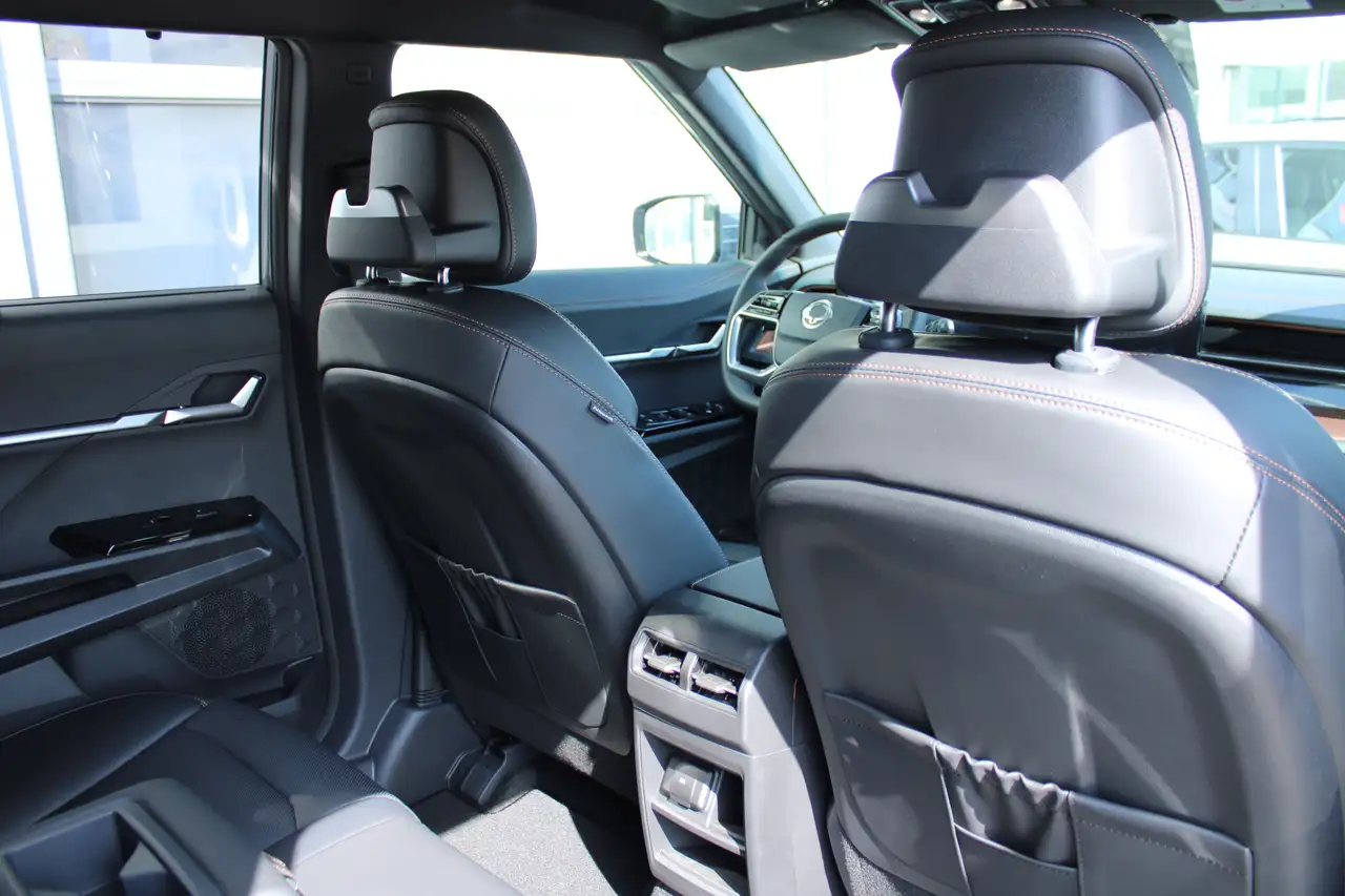 SsangYong Torres Titanium 4WD — Galería del vehículo 8