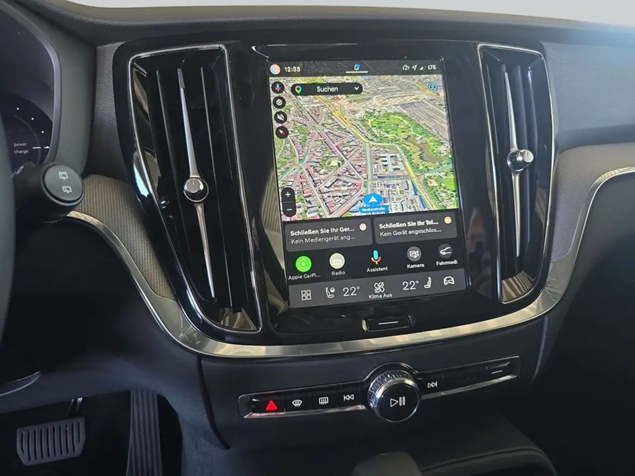 Volvo V60 T6 Plug-in Hybrid AWD Plus Dark — معرض صور السيارة 16