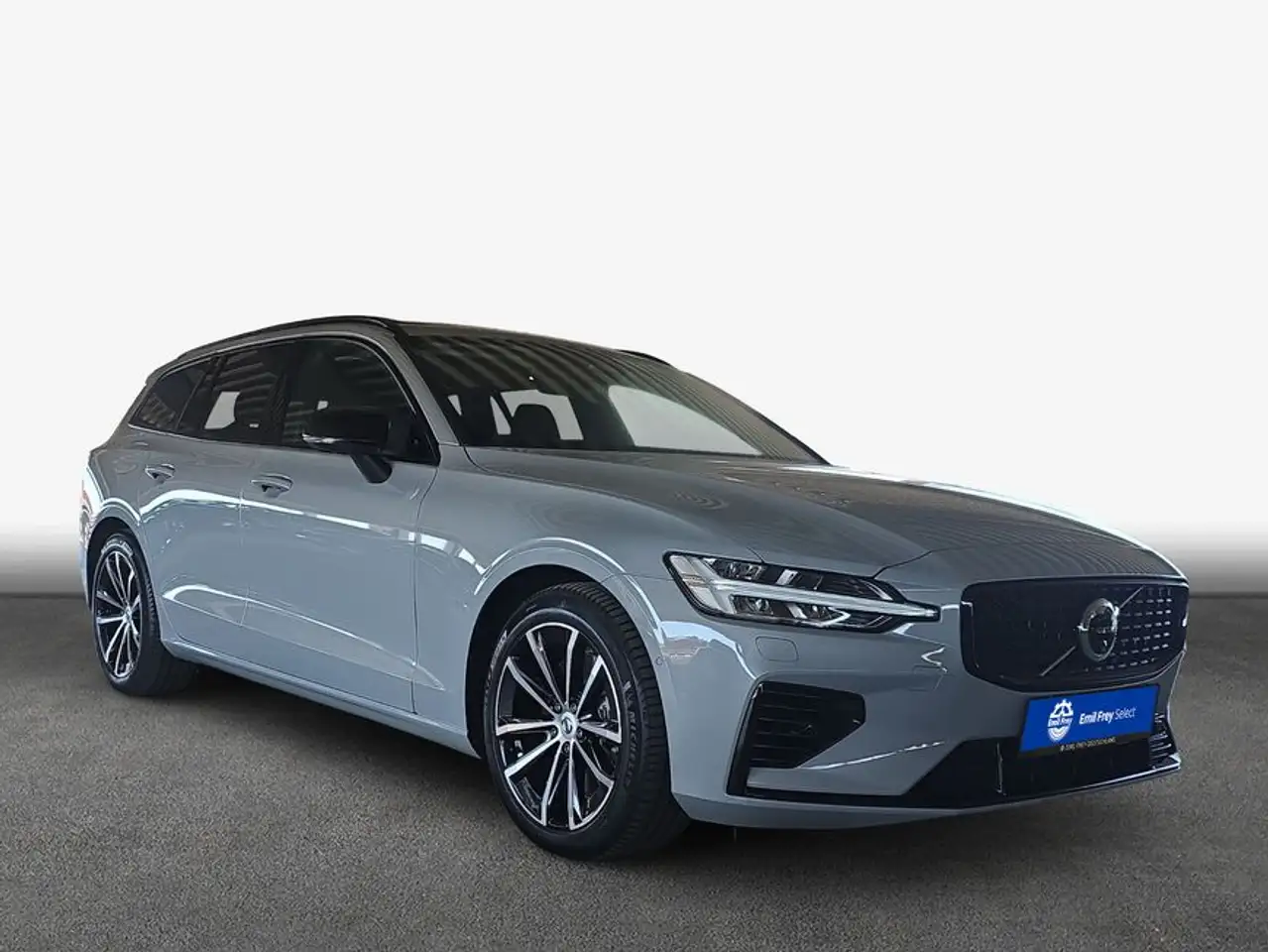 Volvo V60 T6 Plug-in Hybrid AWD Plus Dark — معرض صور السيارة 3