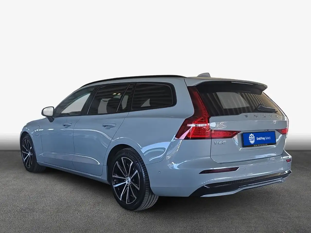 Volvo V60 T6 Plug-in Hybrid AWD Plus Dark — معرض صور السيارة 2